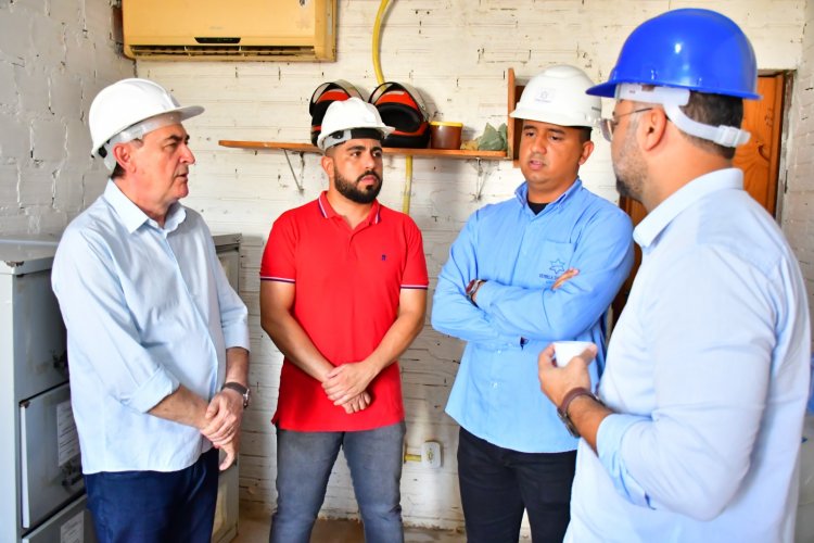 Prefeito e vice de Floriano visitam obras do 'Minha Casa, Minha Vida' no bairro Cajueiro II