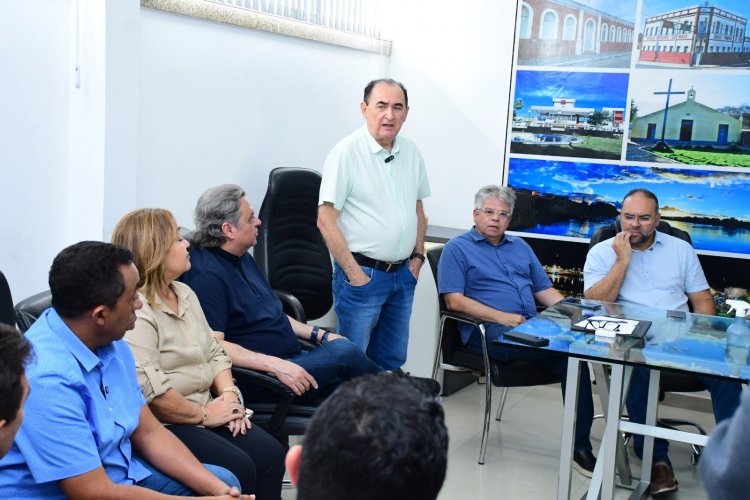 Floriano recebe mais de R$ 10 milhões em investimentos para a saúde pública