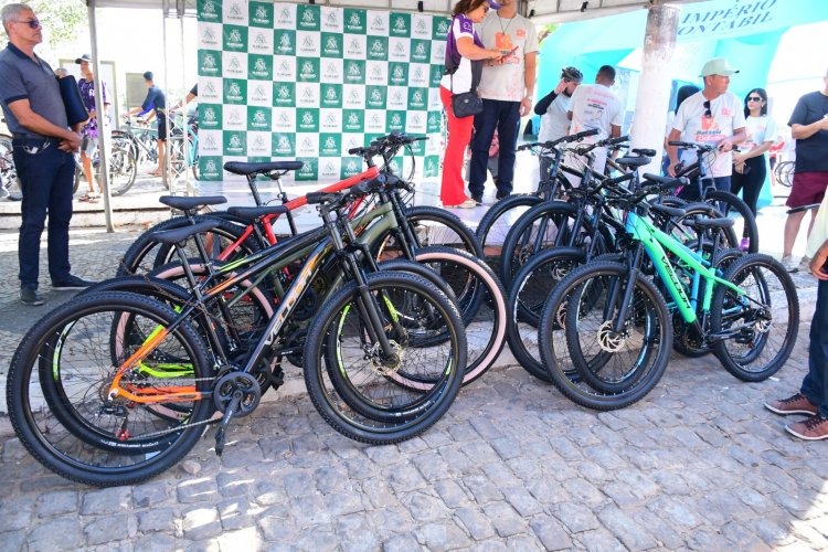 128 anos: Tradicional Passeio Ciclístico de aniversário dá show de participação em Floriano