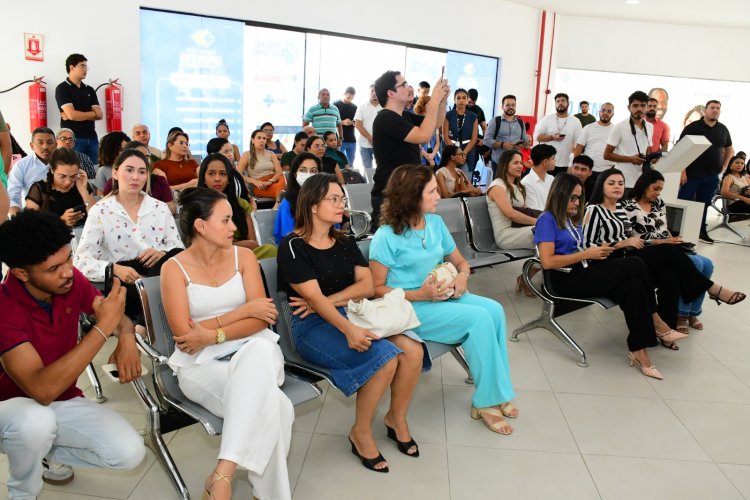 Floriano recebe carreta do programa “Agora Tem Especialistas” em ação voltada à saúde da mulher