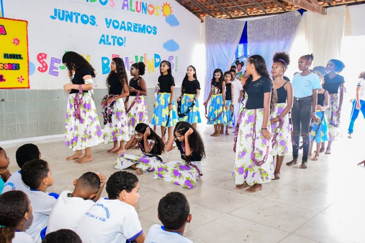 Escola municipal de Floriano realiza I Mostra Cultural sobre povos afrodescendentes