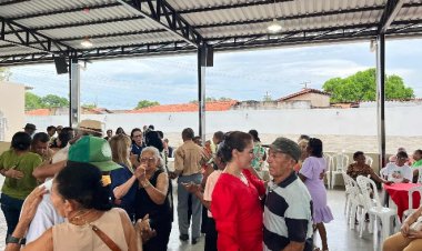 Prefeitura de Floriano encerra atividades do Serviço de Convivência com confraternização para os idosos