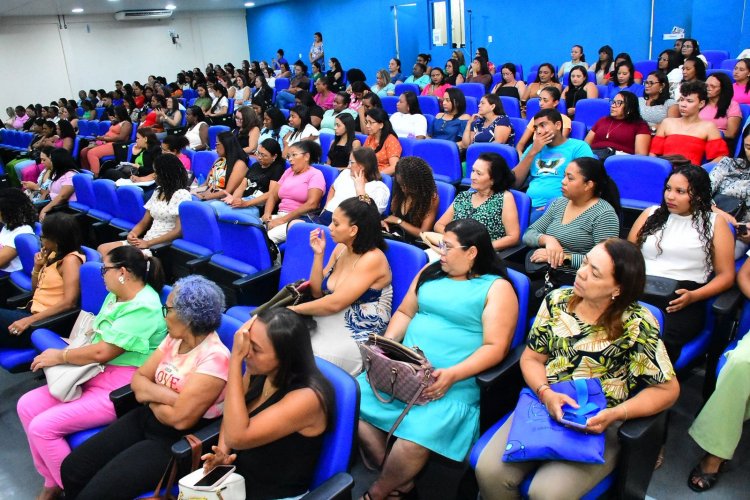 Prefeitura de Floriano realiza encerramento do curso de formação para Profissionais de Apoio Escolar