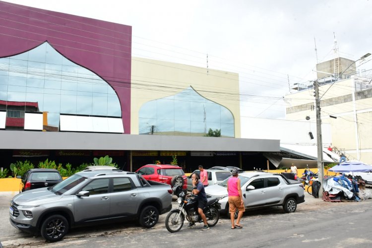 Prefeitura de Floriano adota medidas após desabamento parcial de marquise no Mercado Público