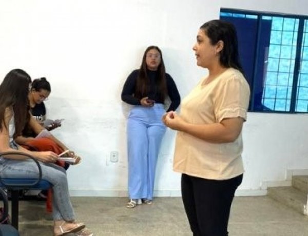 SEMED de Floriano promove treinamento para manipuladores de alimentos da rede municipal de ensino