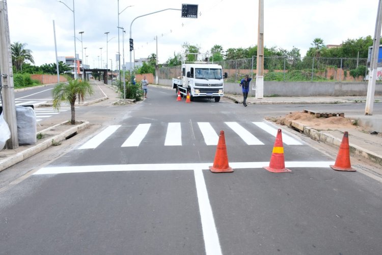Prefeitura instala sinalização de trânsito através do OPA Floriano