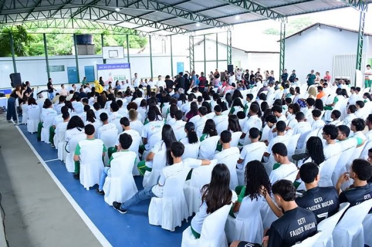 Prefeitura de Floriano acompanha agenda administrativa do governador do Estado no município