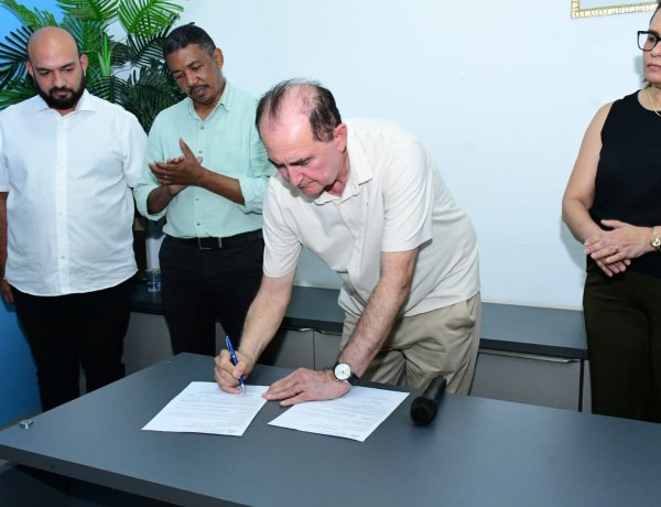 Assinadas ordens de serviços para obras nas áreas da Educação e Infraestrutura em Floriano