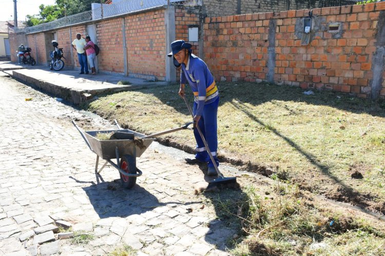Programa Nosso Bairro é Limpeza beneficia seis bairros de Floriano em apenas 45 dias