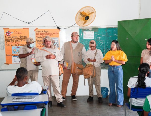 Secretaria de Saúde de Floriano leva ações de combate à dengue à escolas do município
