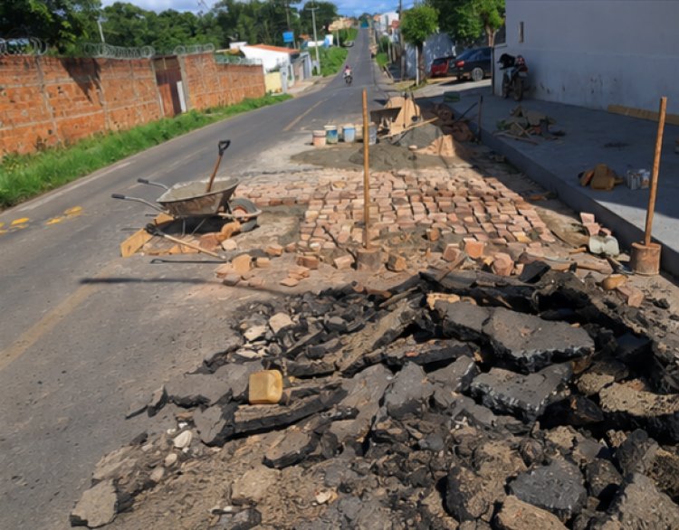 Operação Tapa-Buracos beneficia 26 vias em 13 bairros de Floriano no mês de maio