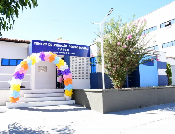 Prefeitura de Floriano entrega reforma do CAPS II e lança Caderneta da Saúde Mental