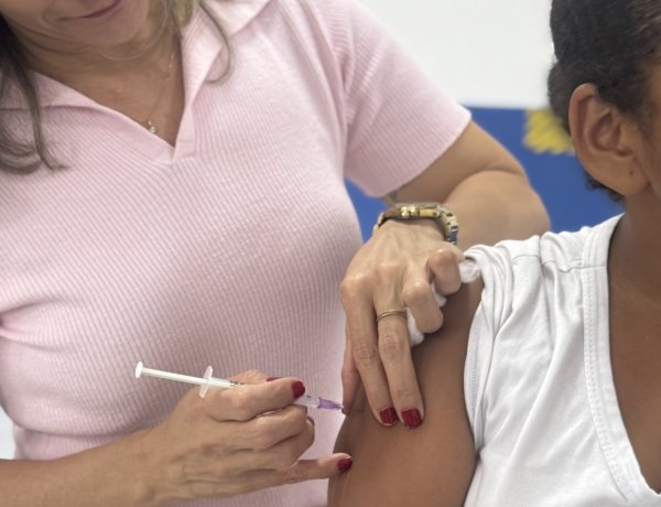 Saúde realiza ação de vacinação no Papa Pombo e reforça proteção de crianças e adolescentes